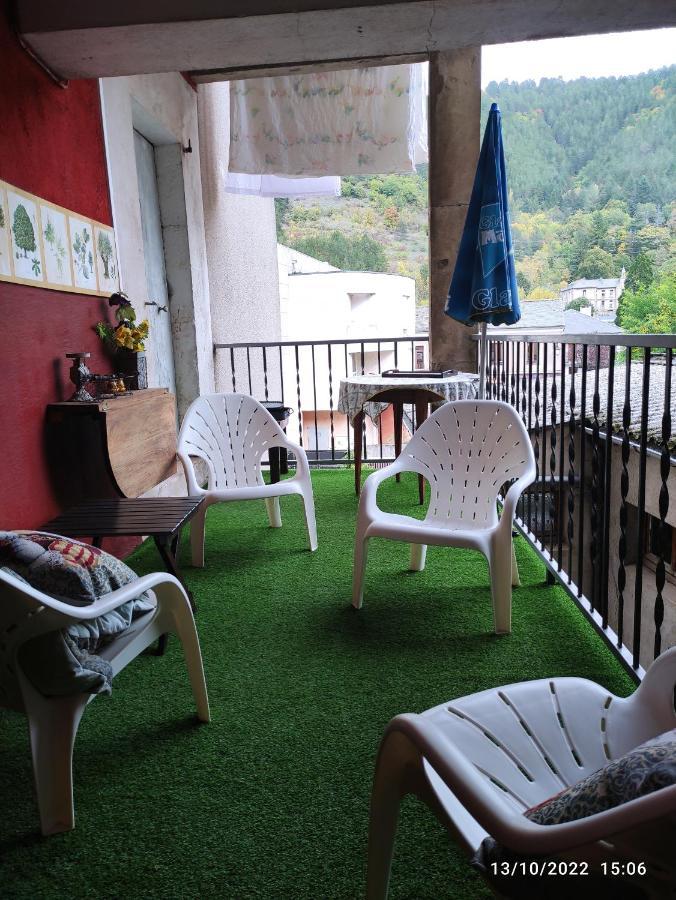 Appartement de 100m² avec parking Florac Buitenkant foto